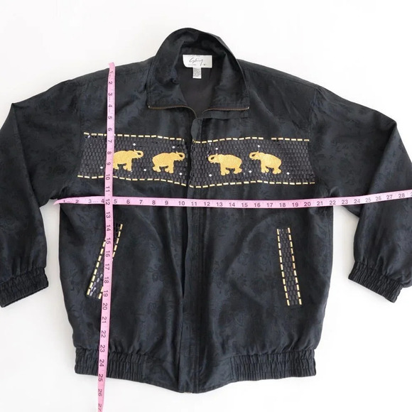 Vintage  Shiy Black with Gold Elephant 100% Silk Jacket Med - Picture 4 of 12